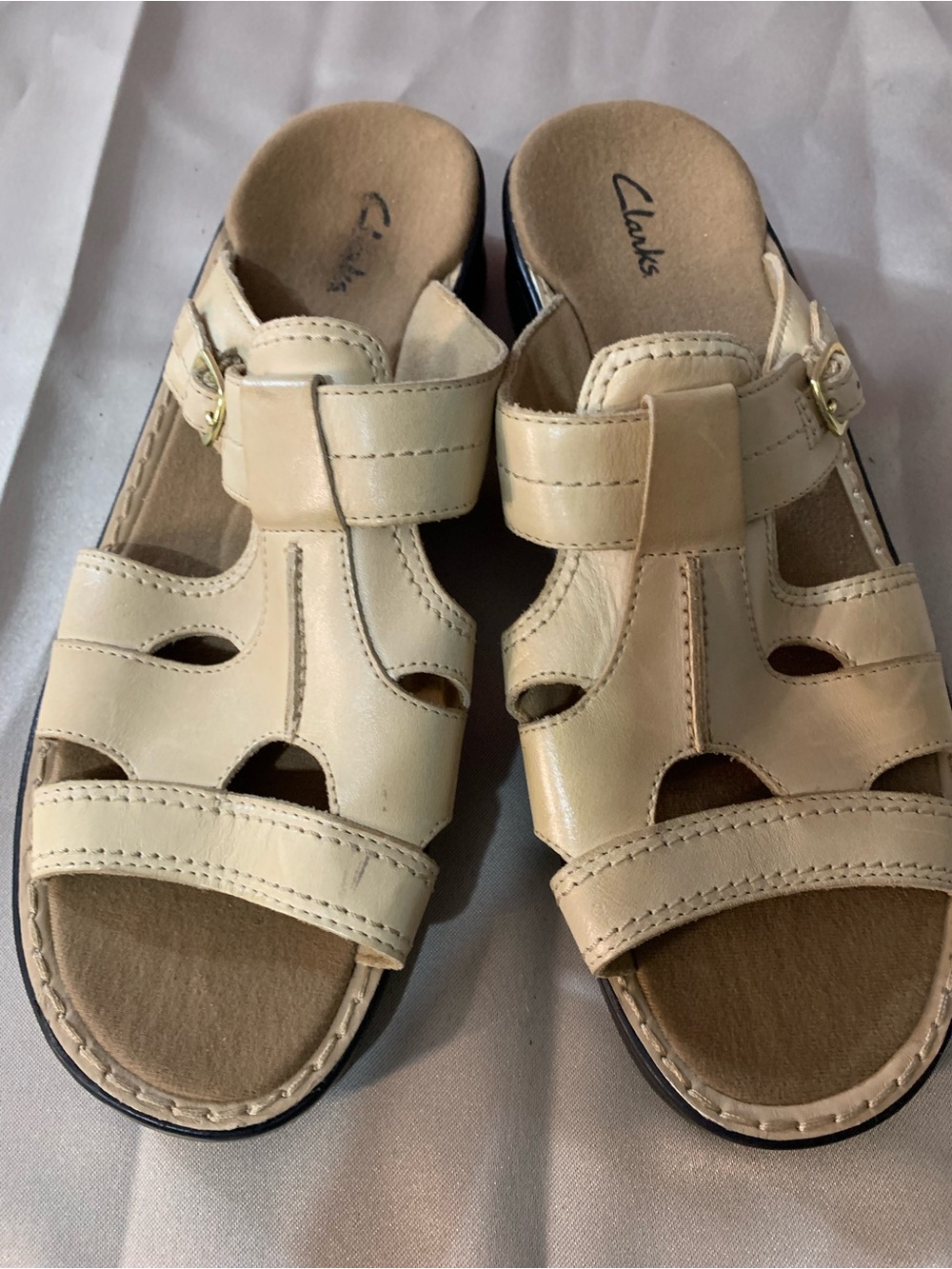 Clarks Women's Beige Leather Slide Sandals A/8